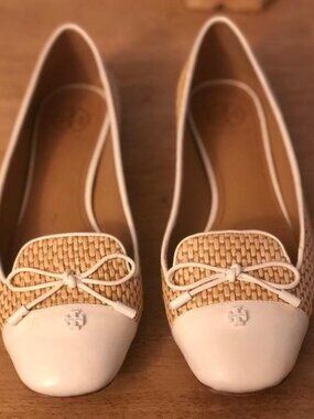 Tory Burch Catherine raffia patent cap toe bow flat 10.5M | Used, Authentic |